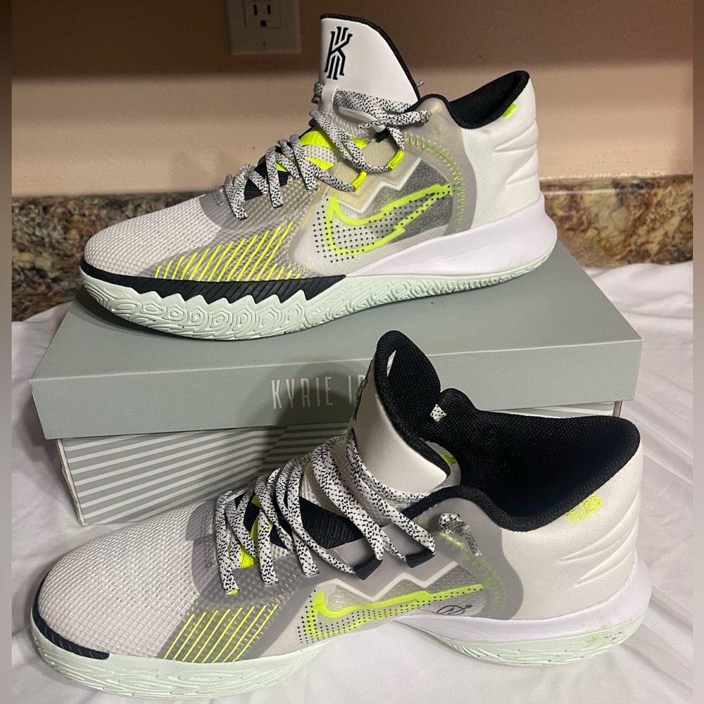Kyrie Flytrap V Summit White/Black Size 13 Men - image 7
